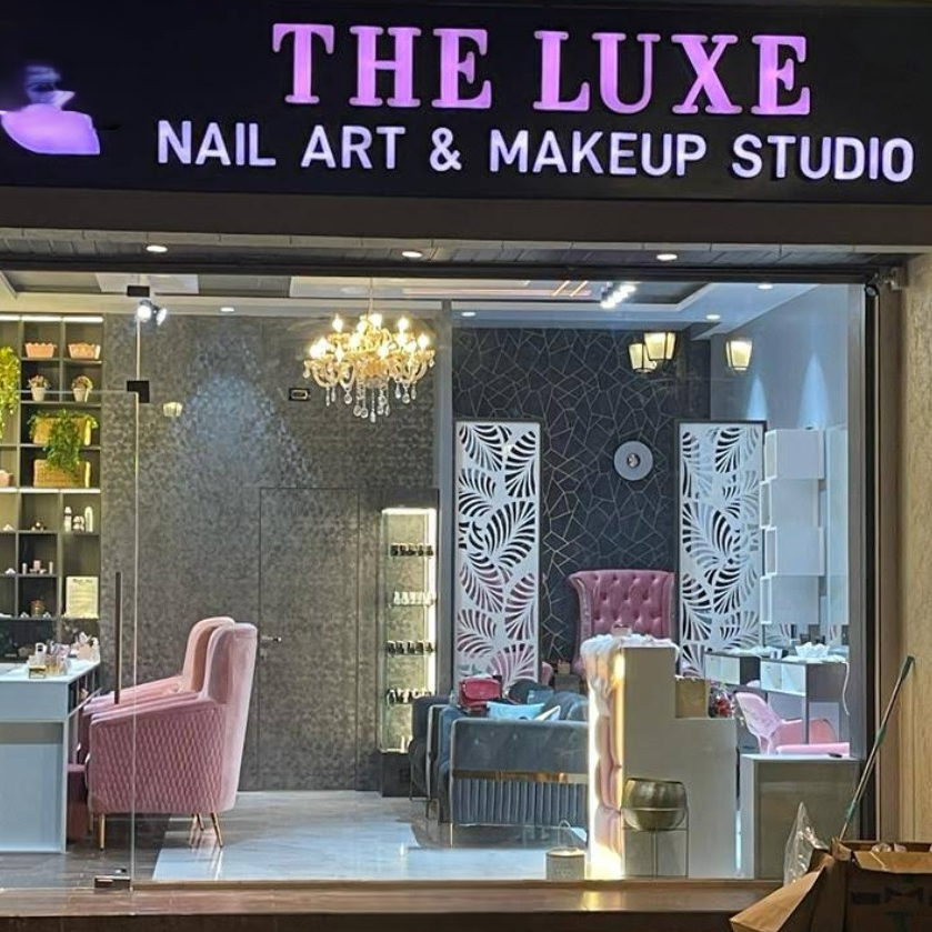 theluxenail